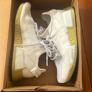 Women’s sneakers